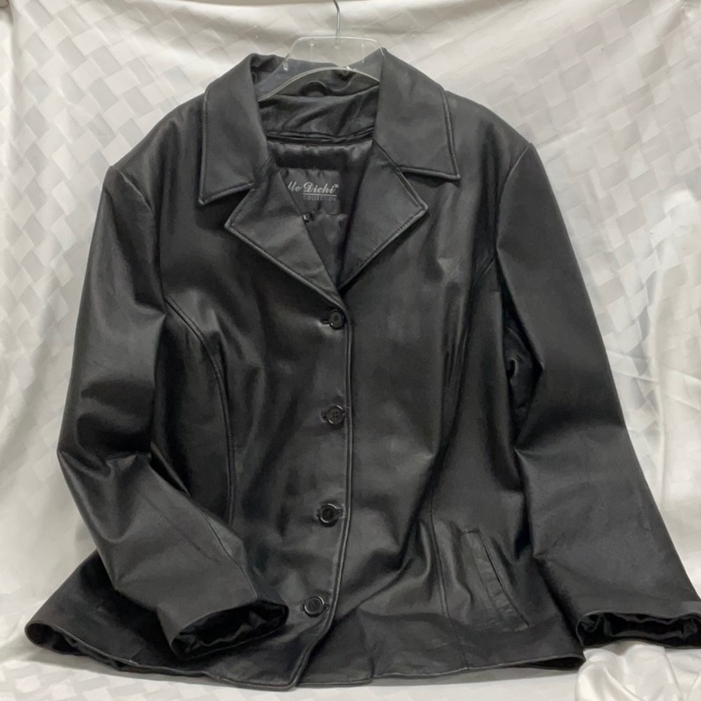 Elegant Black Leather Jacket